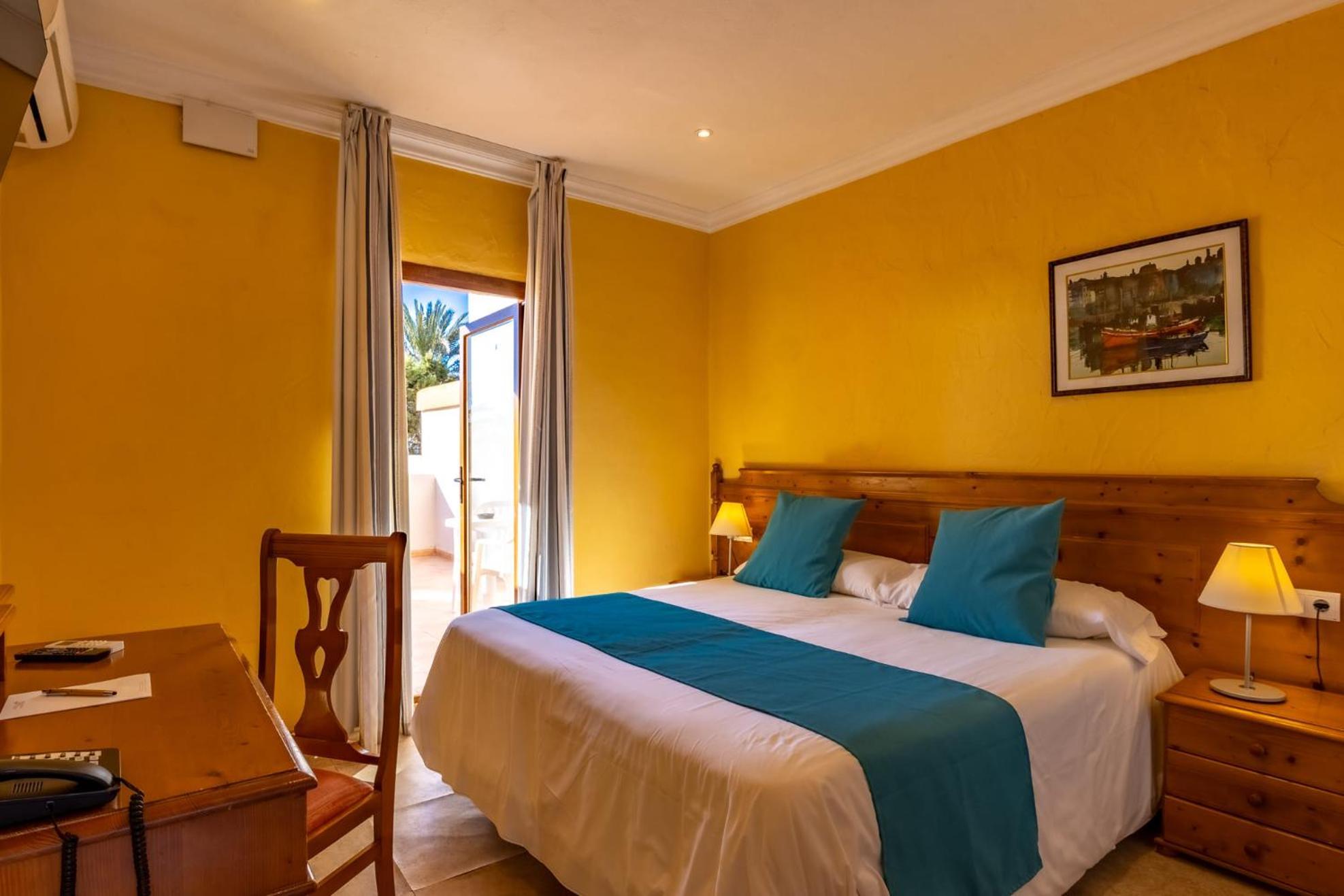 Hotel Club Sunway Punta Prima Es Pujols Esterno foto
