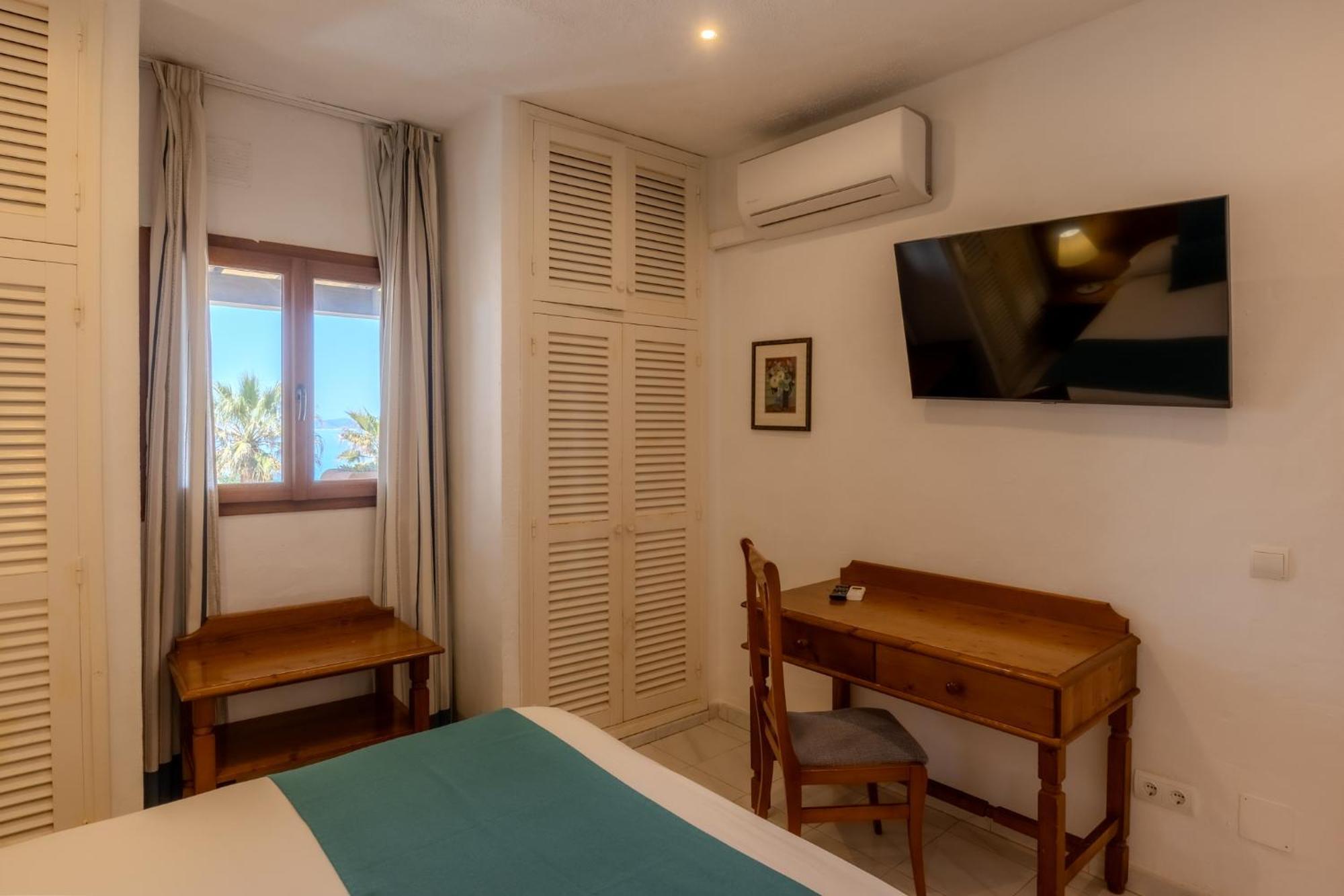 Hotel Club Sunway Punta Prima Es Pujols Esterno foto