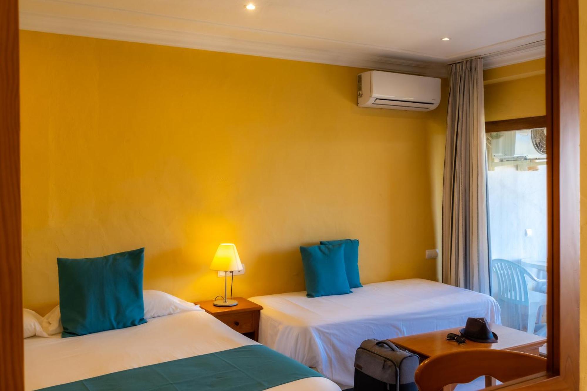 Hotel Club Sunway Punta Prima Es Pujols Esterno foto