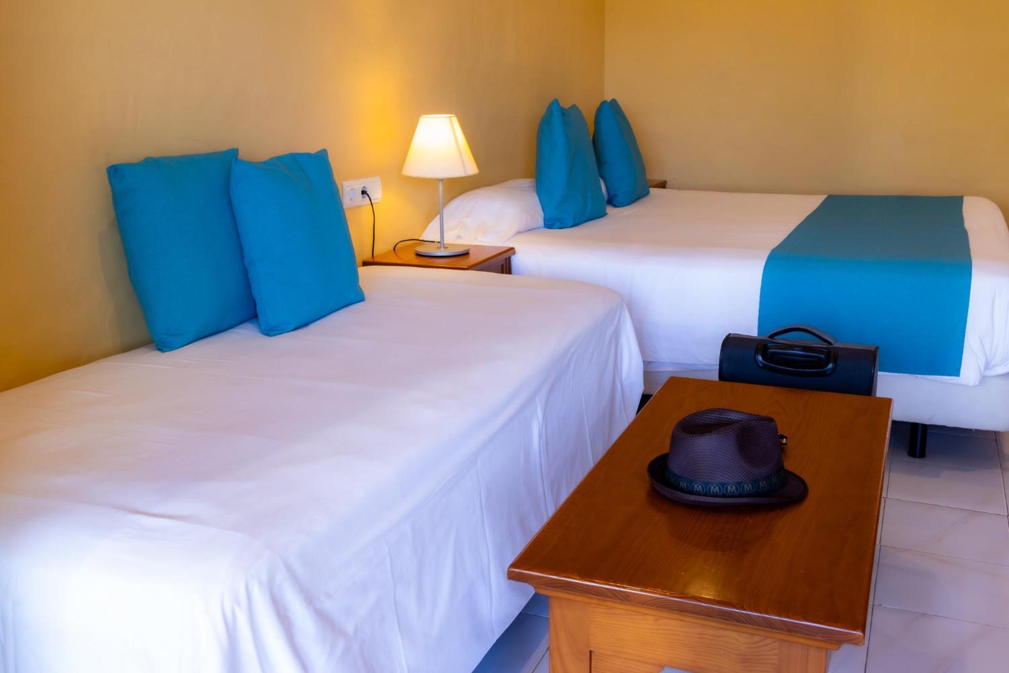 Hotel Club Sunway Punta Prima Es Pujols Esterno foto