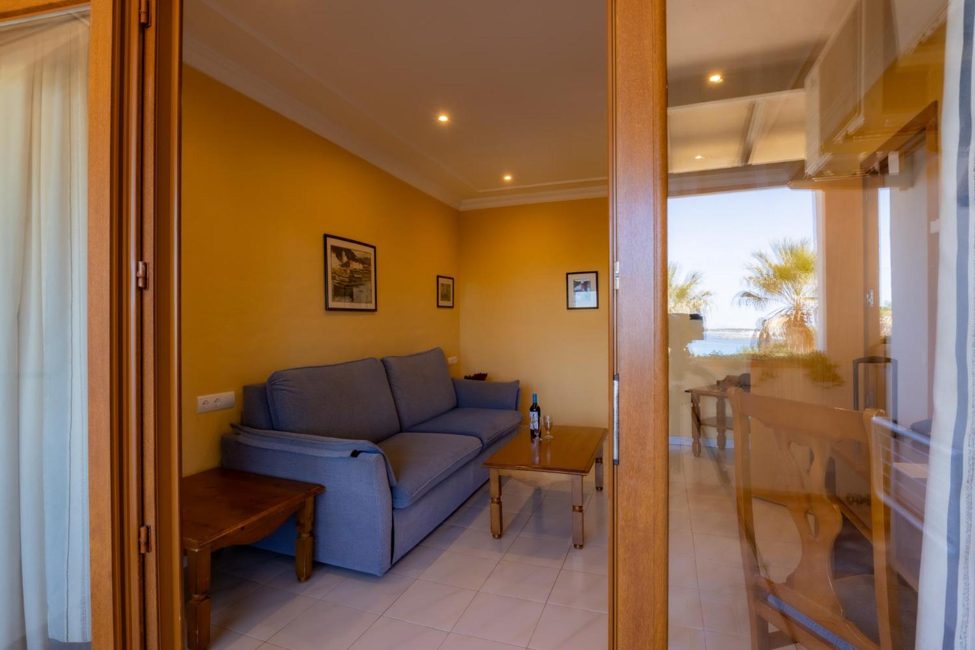 Hotel Club Sunway Punta Prima Es Pujols Esterno foto
